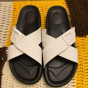 Women’s Sides size 9/10